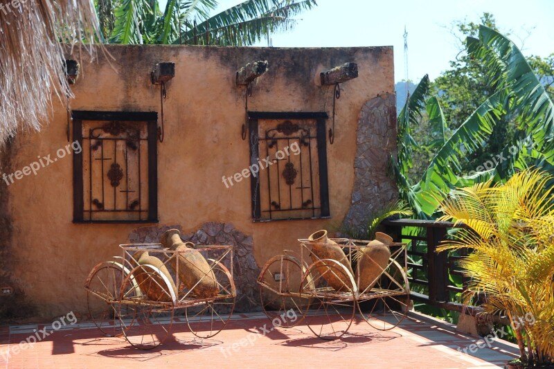 Jugs Trolley Red Brick Grille Nature