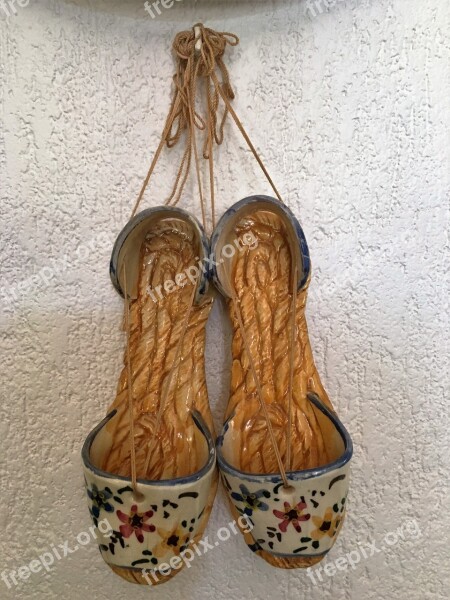 Espadrilles Ceramic Dangler Move Free Photos