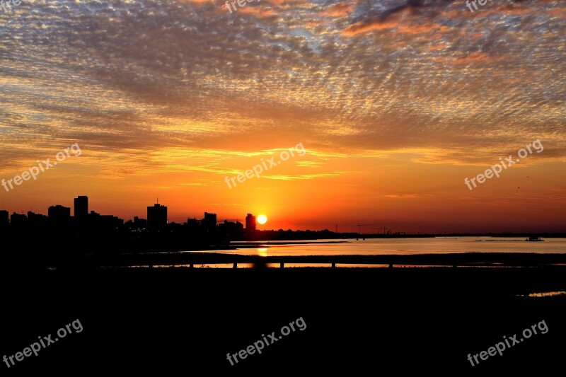 Glow Red Color Cbd Riverside Horizon