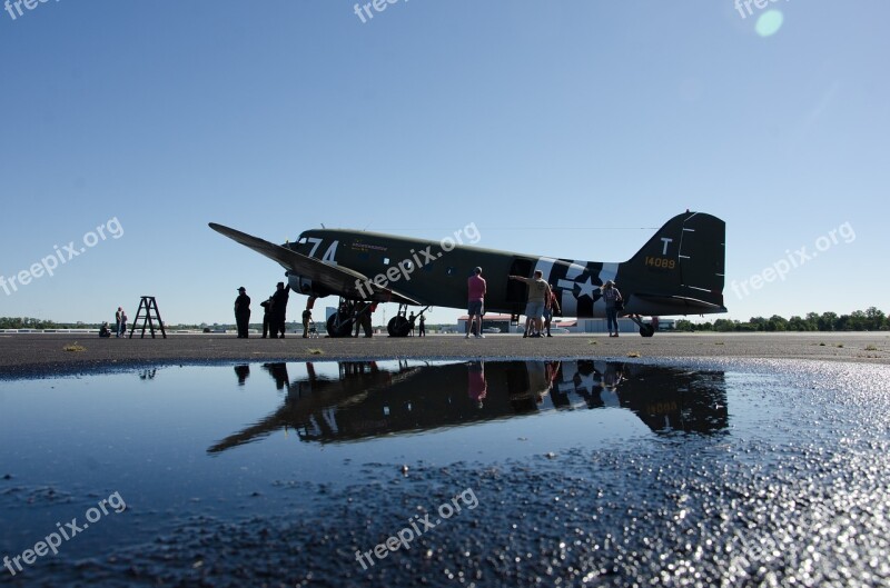 Airplane Airport Ww2 Vintage Reflection