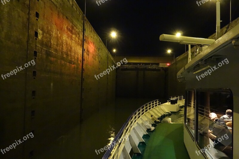 Ms-moldavia Danube Lock Ottensheim Evening