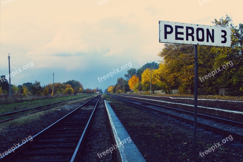 Peron Tracks Vanishing Autumn Rails