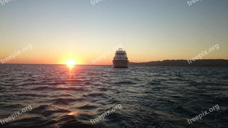 Red Sea Sea Dawn Yacht Morning