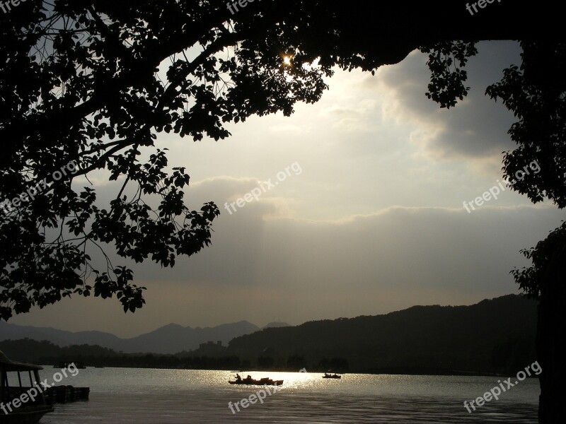 West Lake Yaochuan A Person Sunshine Free Photos