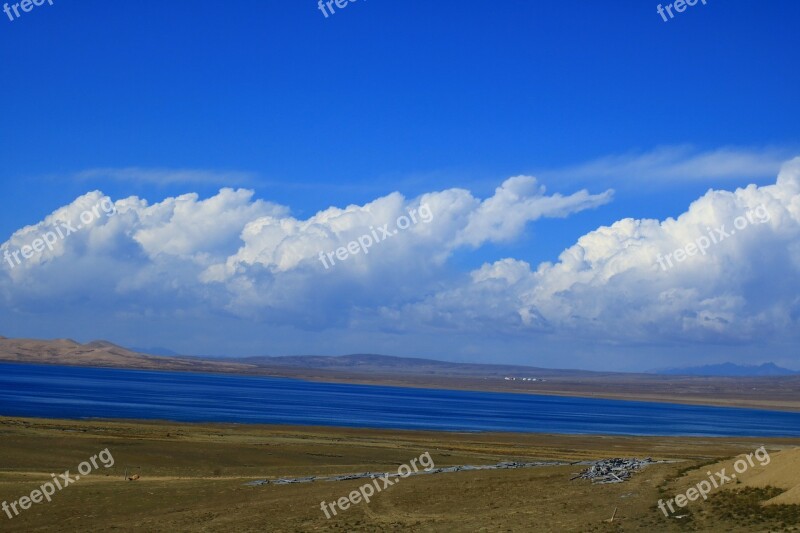 Qinghai The Scenery Blue Sky Xining Lake