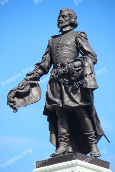 Samuel De Champlain Quebec Founder Statue Canada Historic