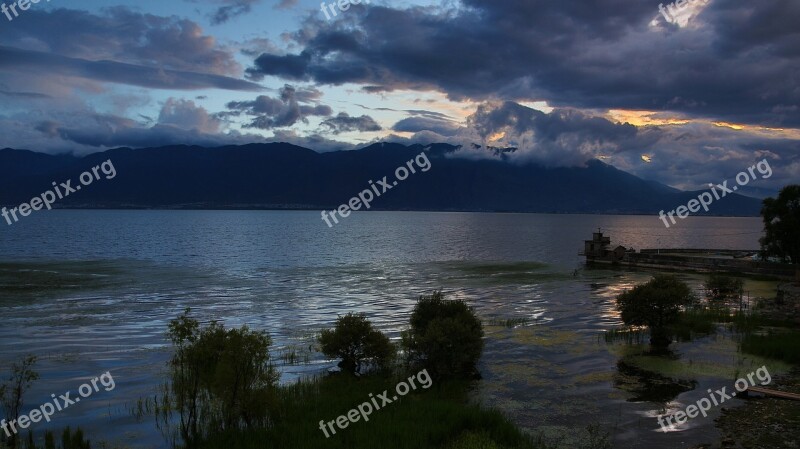 In Yunnan Province Dali Cangshan Erhai Lake Free Photos