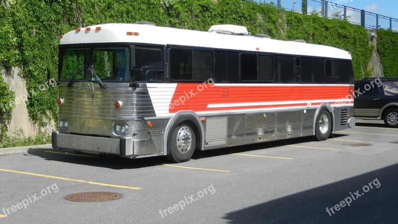 United States Coach Bus Challenger Retro