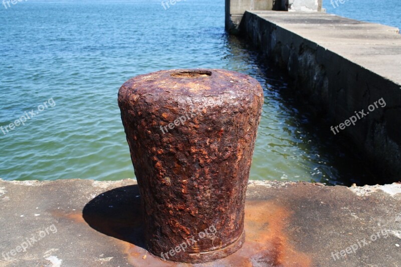 Bollard Rust Port Web Mole