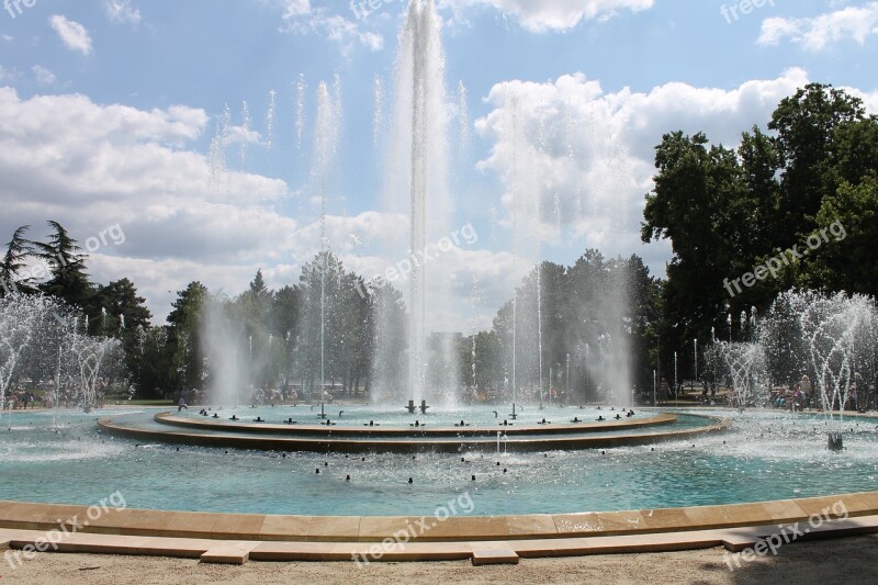 Fountain Margaret Island Budapest Drops Moment