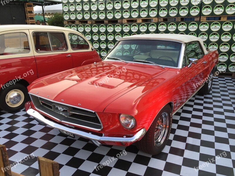 Ford Mustang Oldtimer Classic Red