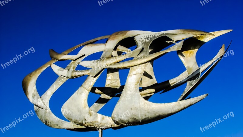 Birds Sculpture Synthesis Square Larnaca