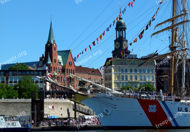 Michel Hamburg Port Elbe Landungsbrücken