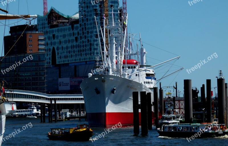 Michel Hamburg Port Elbe Landungsbrücken