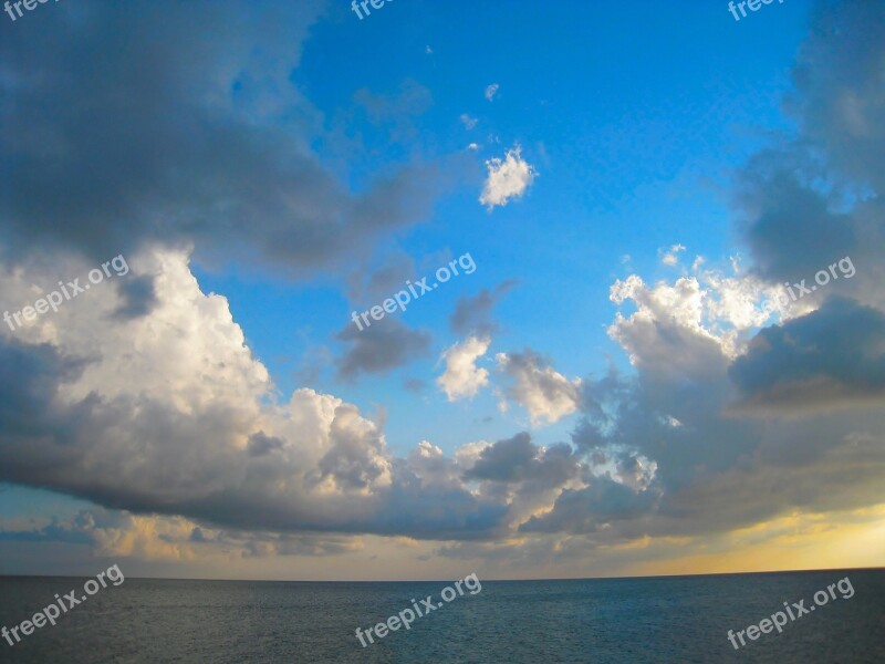 Evening Dynamic Sea Horizon Sky