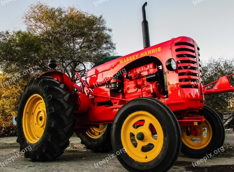 Tractor Old Renovated Machinery Vehicle