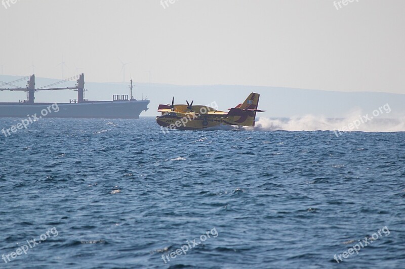 Canadair Greece Firefighting Airplane Fire Sea