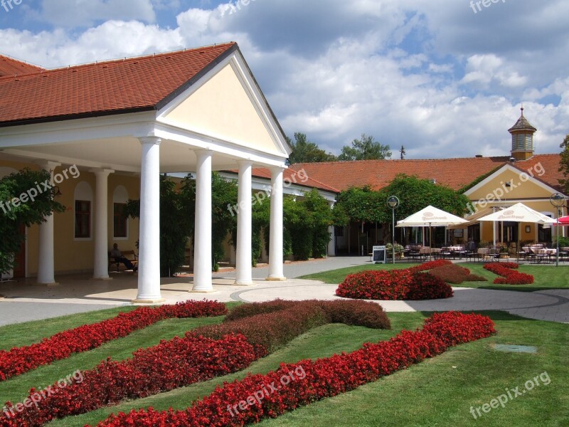 Spa Piešťany Building Park Columns