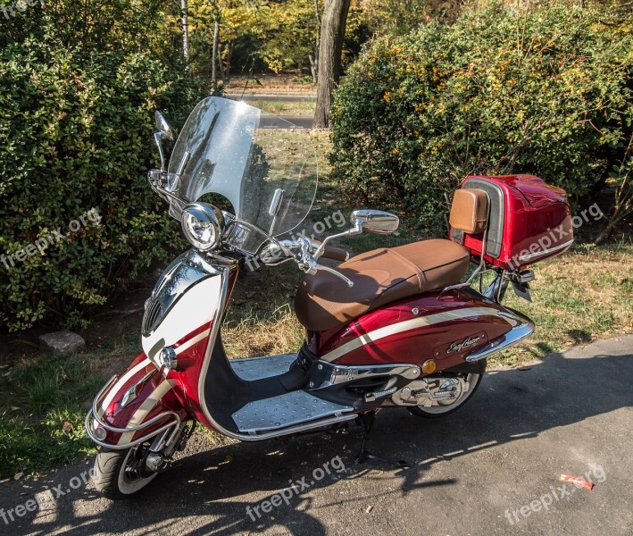 Motor Scooter Roller Vehicle Vespa Two Wheeled Vehicle