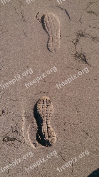 Footprints Sand North Sea Footprint Tracks In The Sand