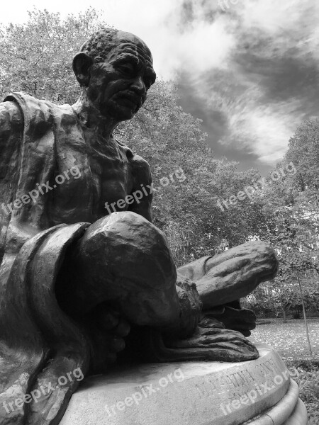 London Monument Gandhi Tavistock Square Uk