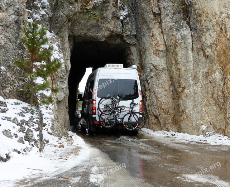 Tunnel Mountain Bus Holiday Cycling