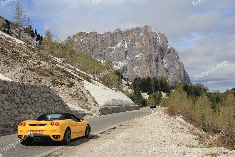 Auto Yellow Road Ferrati Ferrari