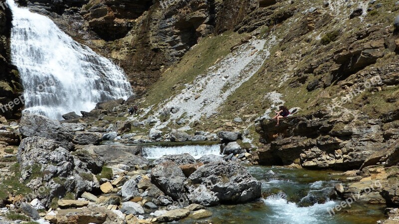 Ordesa Valley Spain Pyrenees Valley Of Ordesa Ponytail