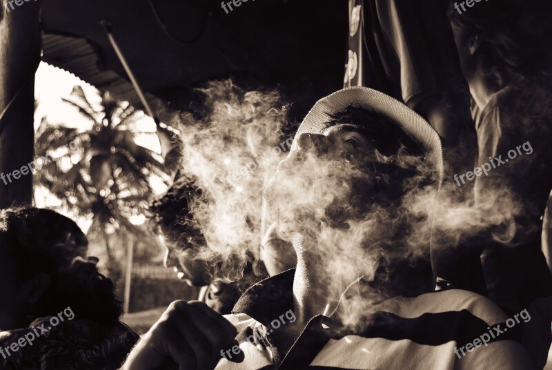 Smoke Lifestyle Goa Life Monochrome