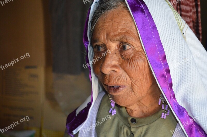 Women Mazahua Culture Face Look