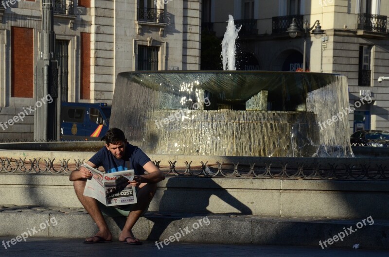 Boy Reading Newspaper Newspaper Reading Read Information