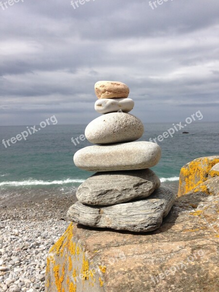 Balance Meditate Stone Sea Pyramid