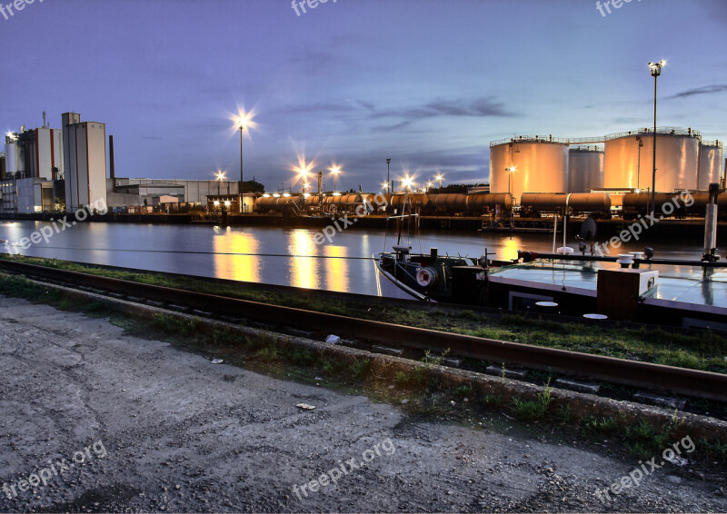 Gelsenkirchen City ​​harbor Rhine Herne Canal Dusk Industry