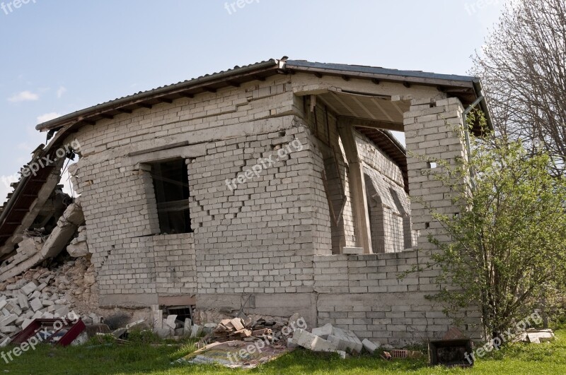 Earthquake Rubble Collapse Disaster House