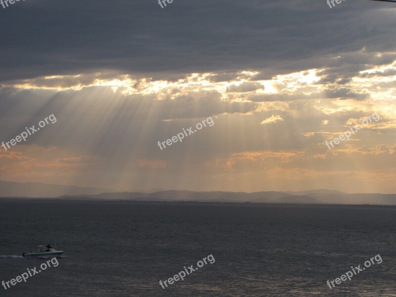 Water Cloud Sunrays Light Rays Of Light