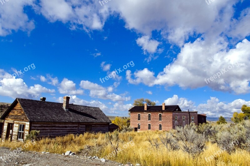 Log House And Hotel Meade Bannock Old House Beaverhead