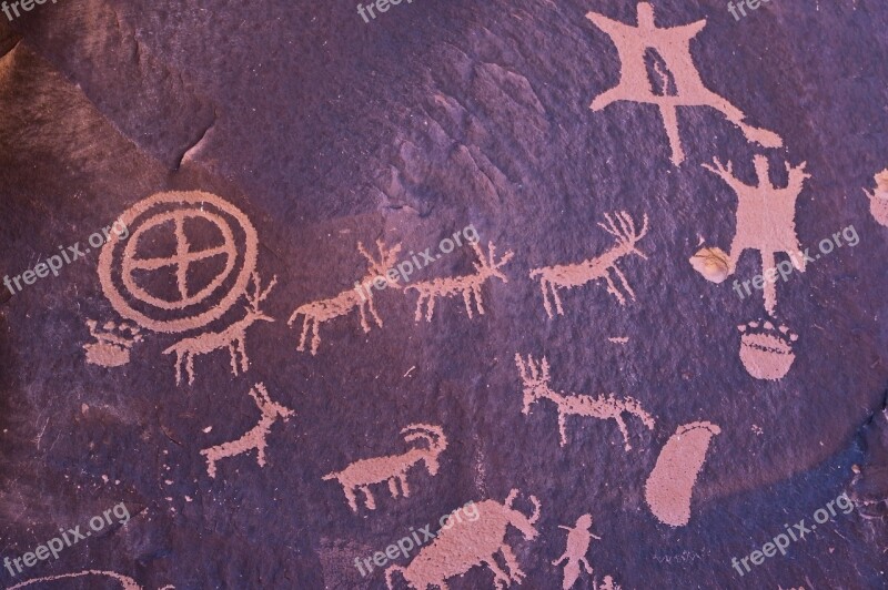 Newspaper Rock Drawings Petroglyph Rock Petroglyphs Prehistoric