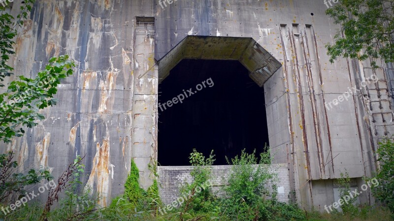 Bunker Decay Goal Opening Weathered