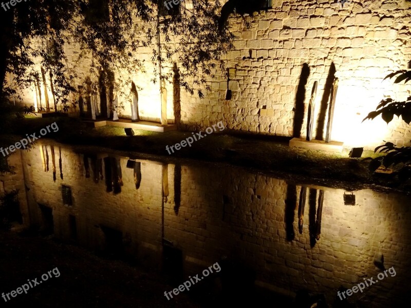 Castle Bad Vilbel Mirroring Figures Shadow