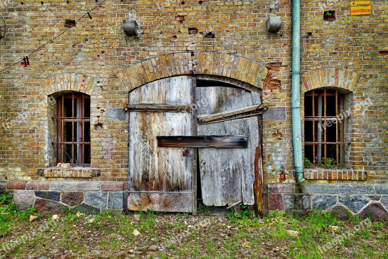 Door Ruin Barn Entrance Abandoned