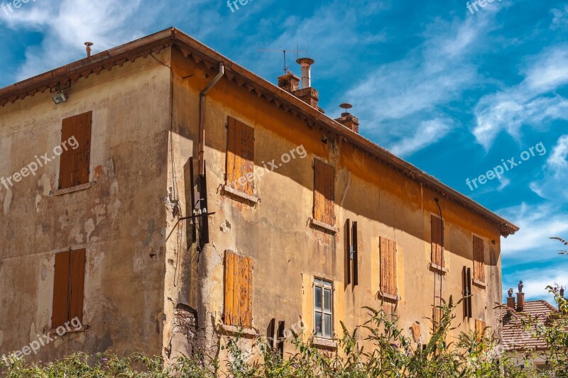 House Old Lapsed Uninhabited Building