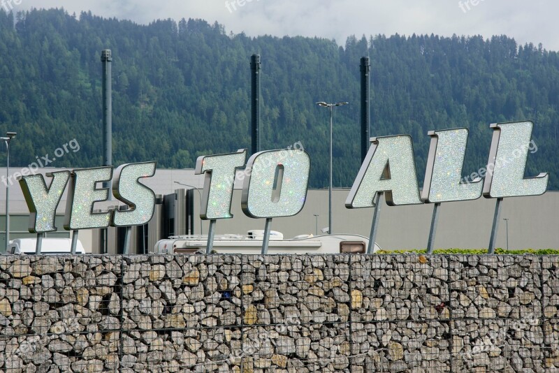 Font Slogan Wattens Crystal Worlds Tyrol