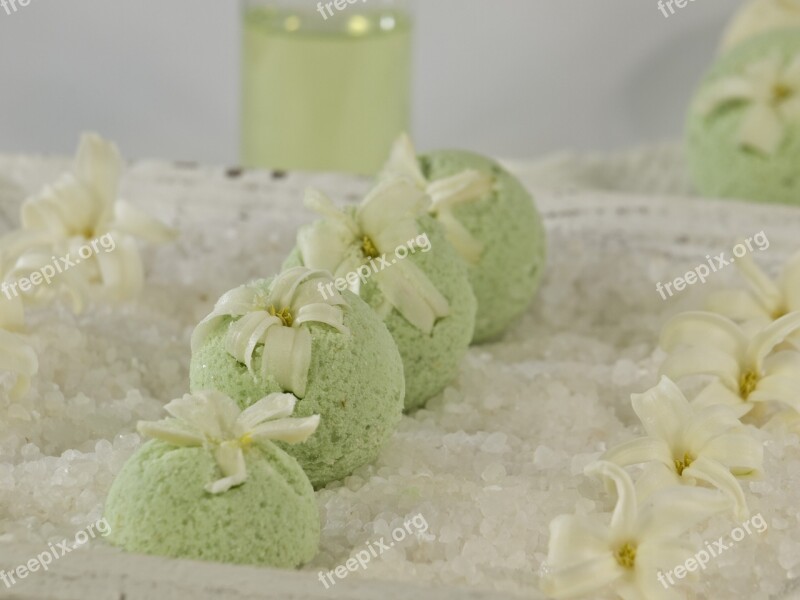 Bath Balls Mint Woodruff Natural Cosmetics Wellness