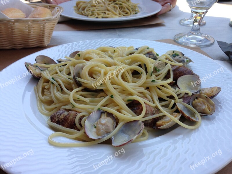 Spaghetti Clams Dish Free Photos