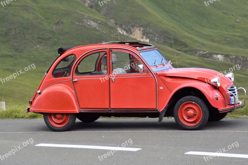 Oldtimer Auto Duck Glockner Road Mountains