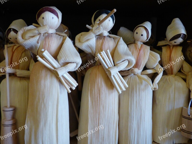 The Figurine Handicraft Straw Hay Character