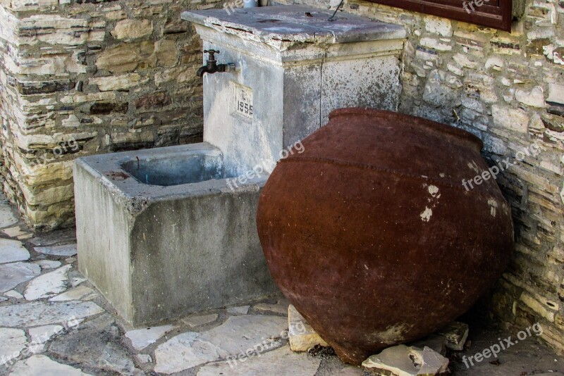 Fount Container Clay Street Village