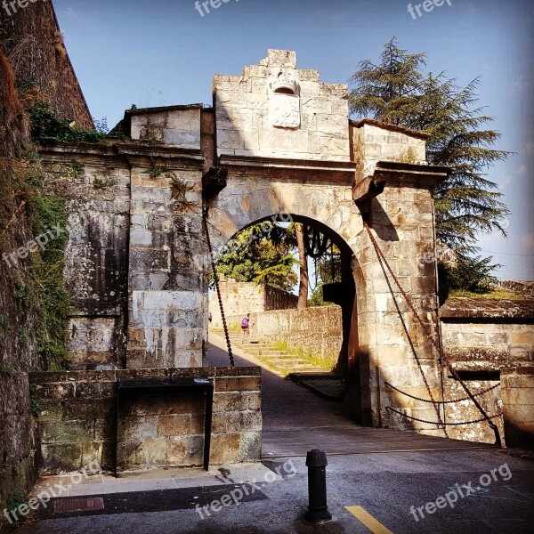 Portal France Portal Pamplona Lift Gate Free Photos