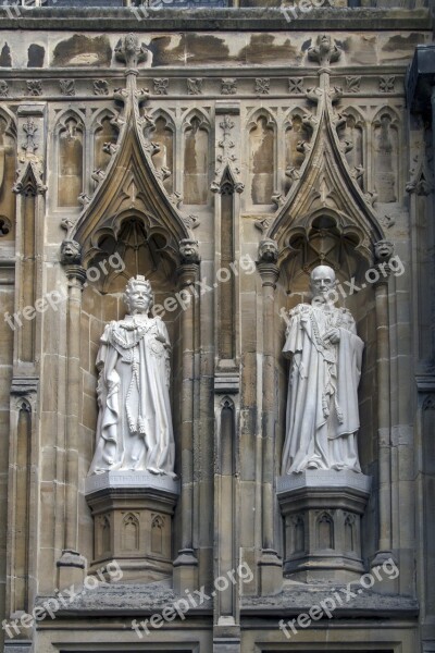 Cathedral Canterbury Statues Queen Elisabeth Prince Philip