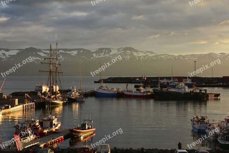 Húsavík Port Sea Coast Bank